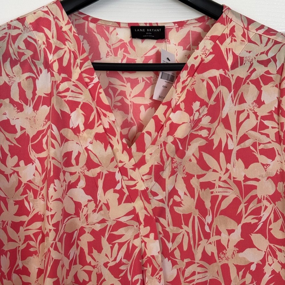 Lane Bryant Pleat Front Top Floral 22/24 NWT Coral Color